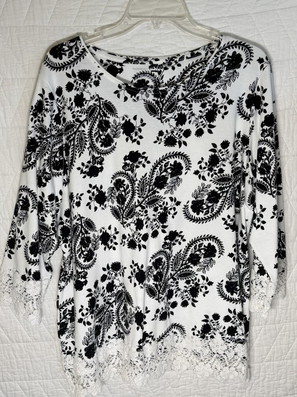 ALLISON DALEY blouse tunic black white floral with lace trim round neck size 2X
